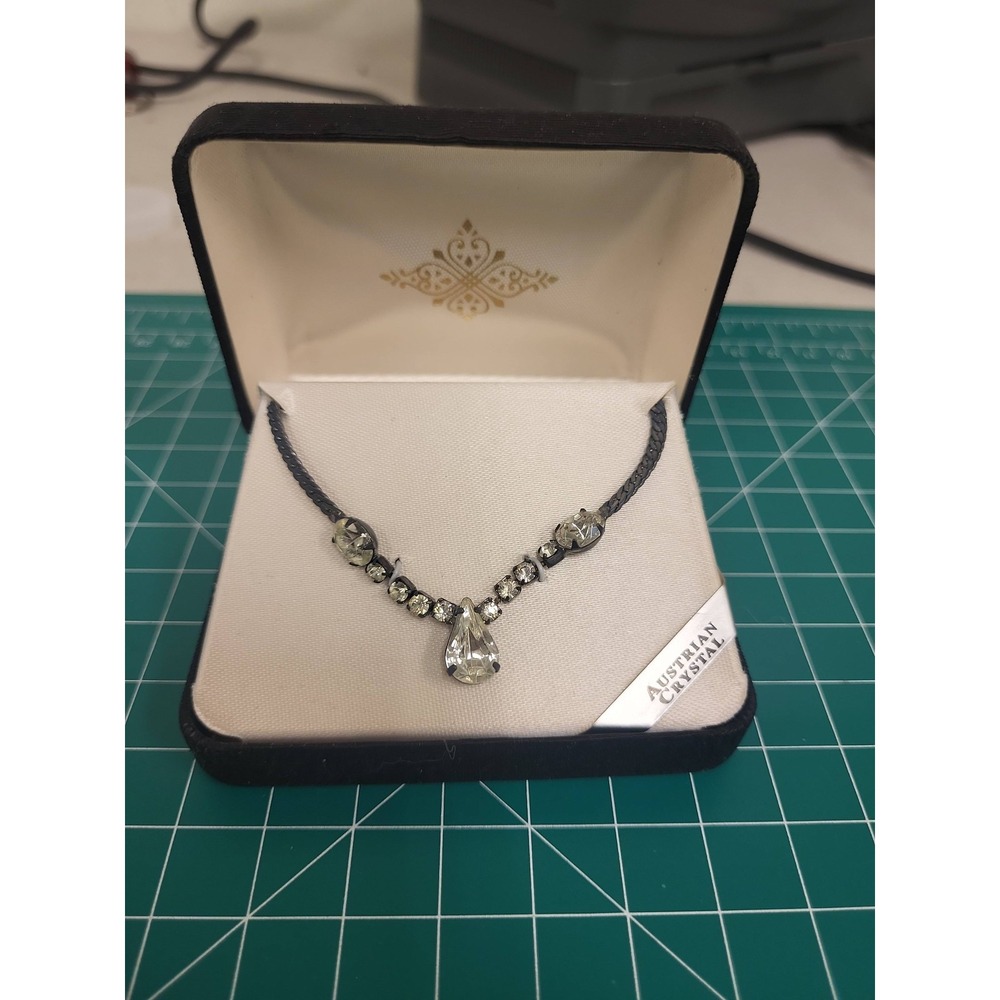 Vintage Austrian Crystal Necklace Teardrop Pendant Clear Rhinestone Jewelry‎